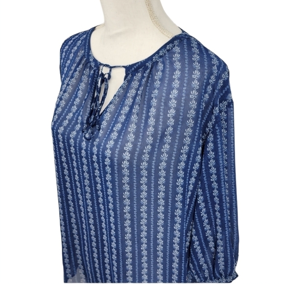 Uniqlo Disney Live Action Beauty and the Beast Blouse👚 - Picture 6 of 11